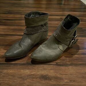 Steve Madden grey booties